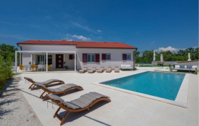 Beautiful Home In Mali Vareski With Wifi